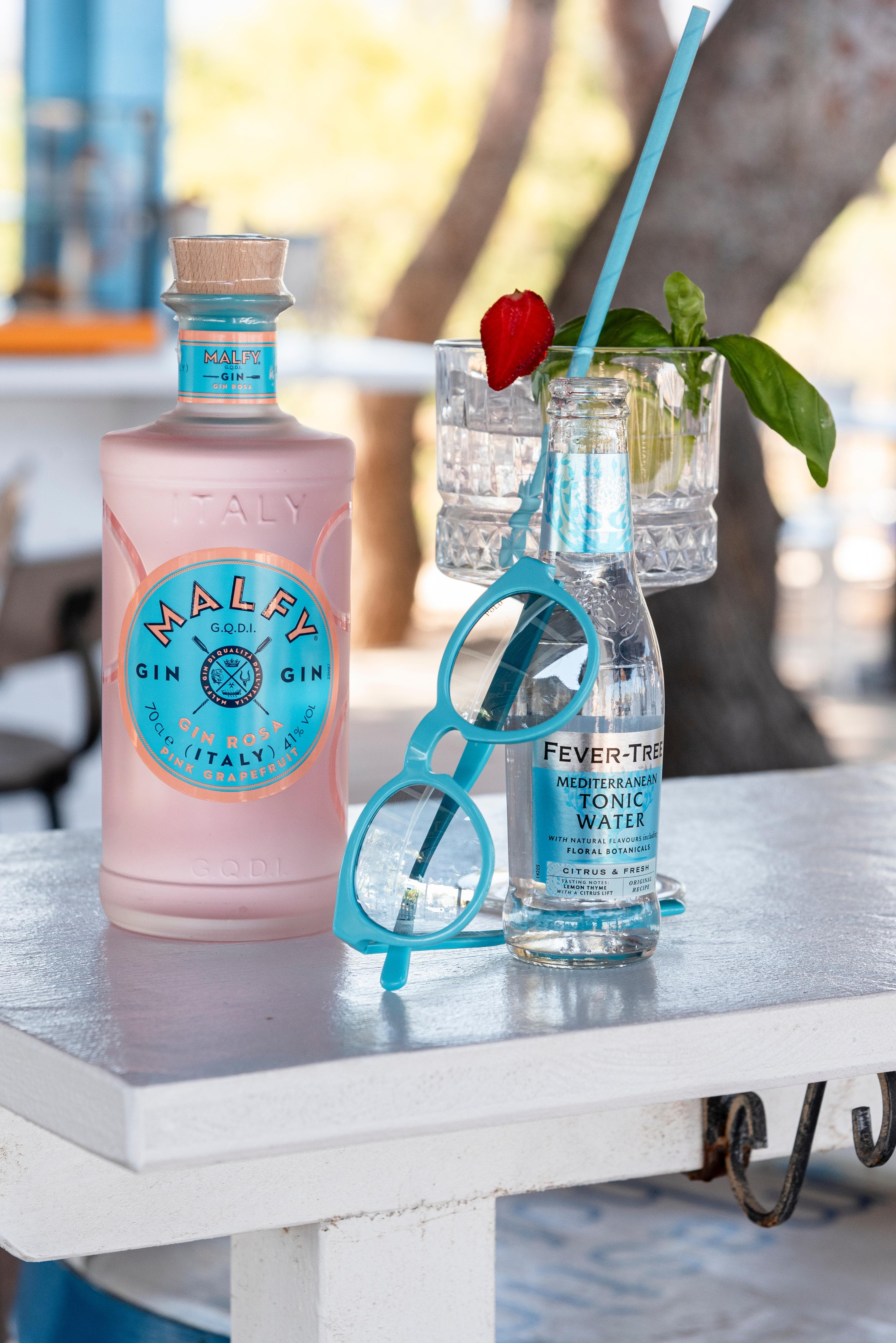 Cocktail del Lungomare Bar Bistrot fotografato al tavolo